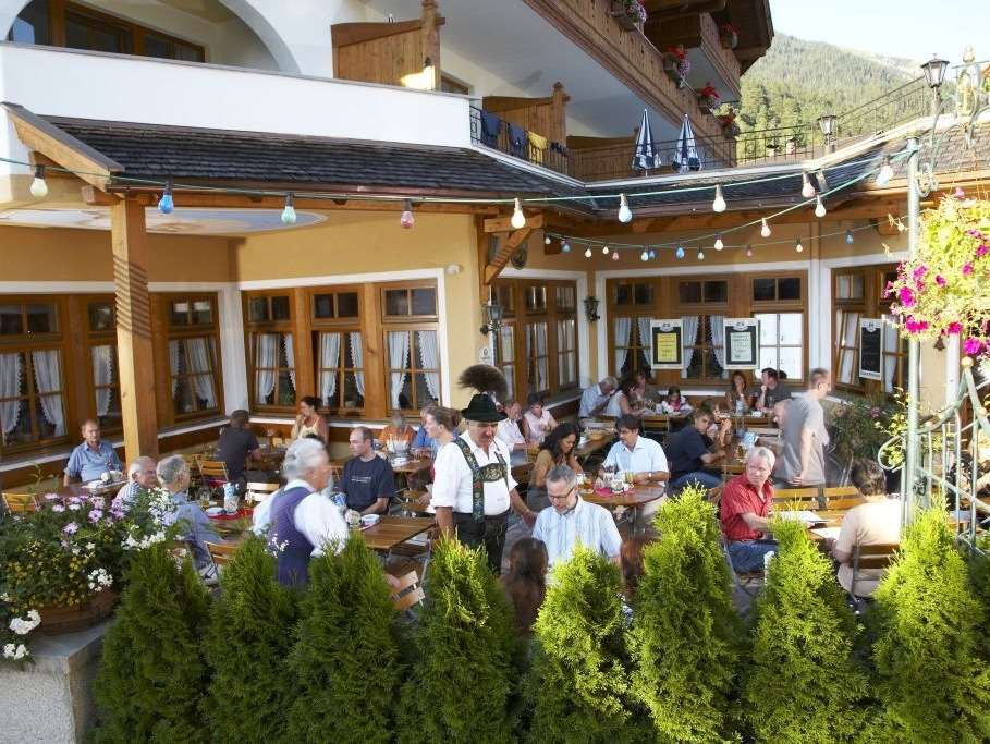 Hotel Schatten Garmisch-Partenkirchen Restoran gambar
